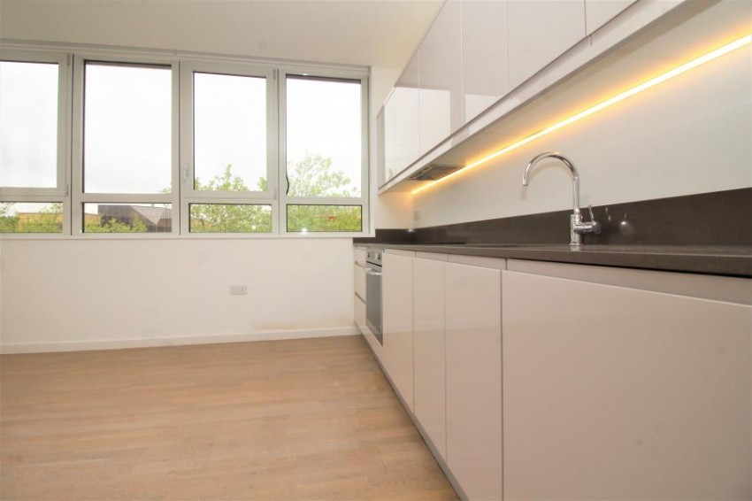 Images for Granton House, Silbury Boulevard EAID:3152523483 BID:FAE1454D-D163-47F8-88A8-405058CF7D32