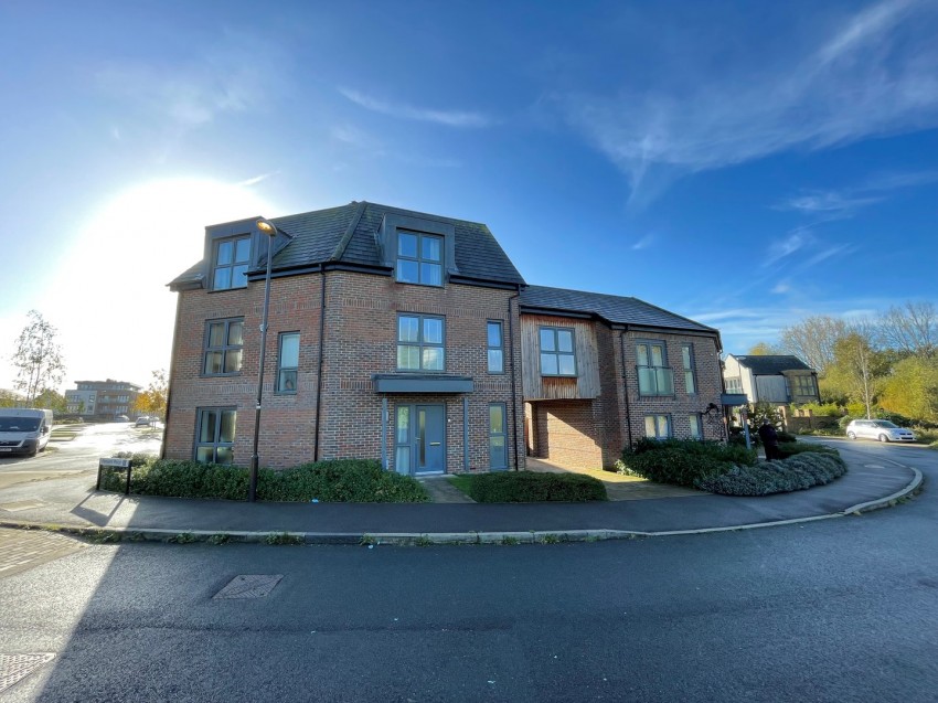 Images for Oakgrove, Milton Keynes, Buckinghamshire EAID:2473743742 BID:13950401